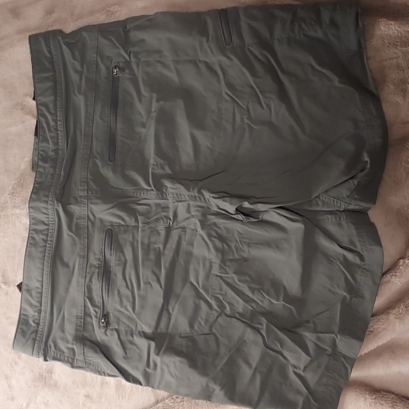 L. L. Bean Shorts - Picture 8 of 8